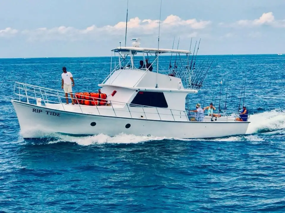 The Rip Tide underway on clear blue Gulf water